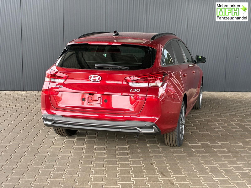 Hyundai i30 Kombi Comfort Plus 1.0 TGDI DCT / Navi Sitz + L... — photo 3