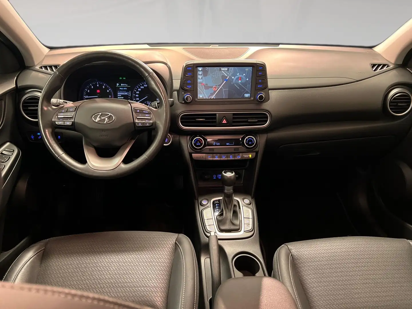 Hyundai KONA Sky 4WD Gris - 2