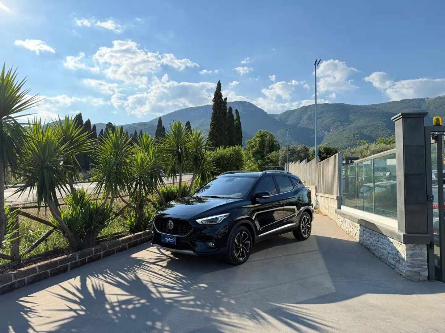 MG ZS 1.5 VTi-tech Luxury Nero - 1