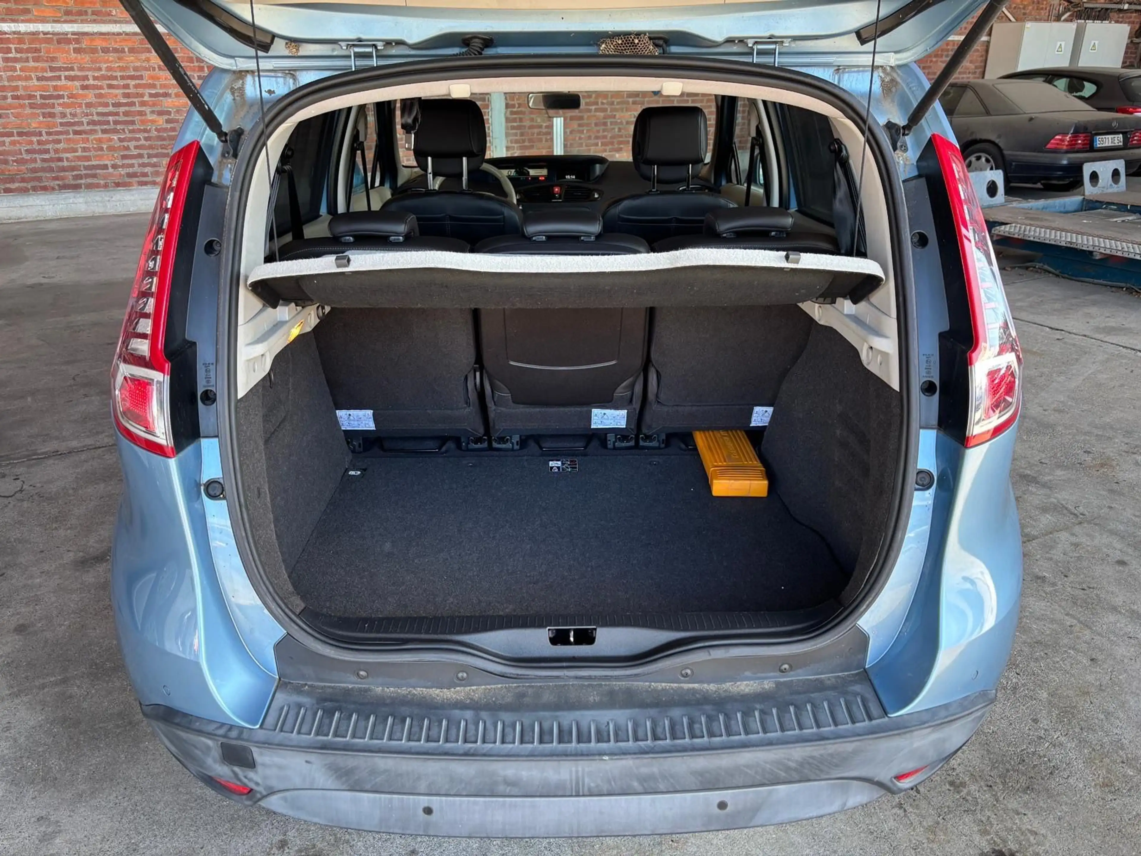 Renault Grand Scenic Dynamique dCi /NAVI/LEDER/AUTOMATIK — photo 14