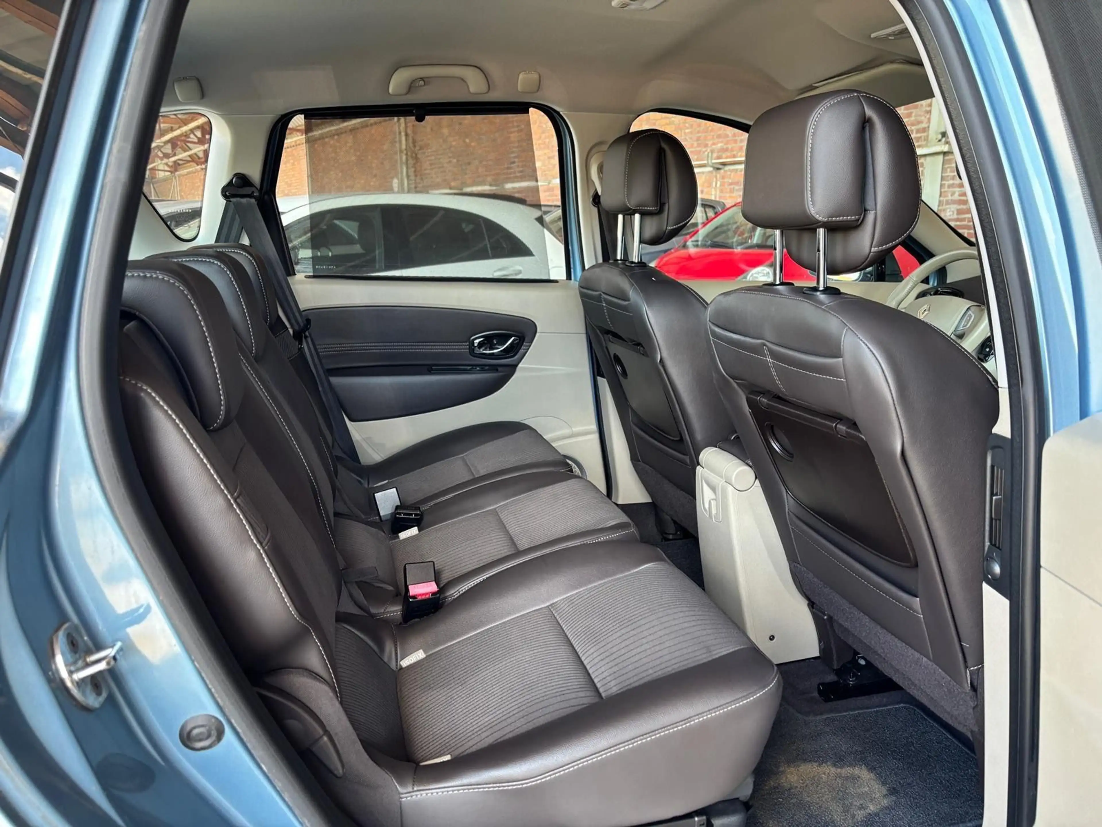 Renault Grand Scenic Dynamique dCi /NAVI/LEDER/AUTOMATIK — photo 13
