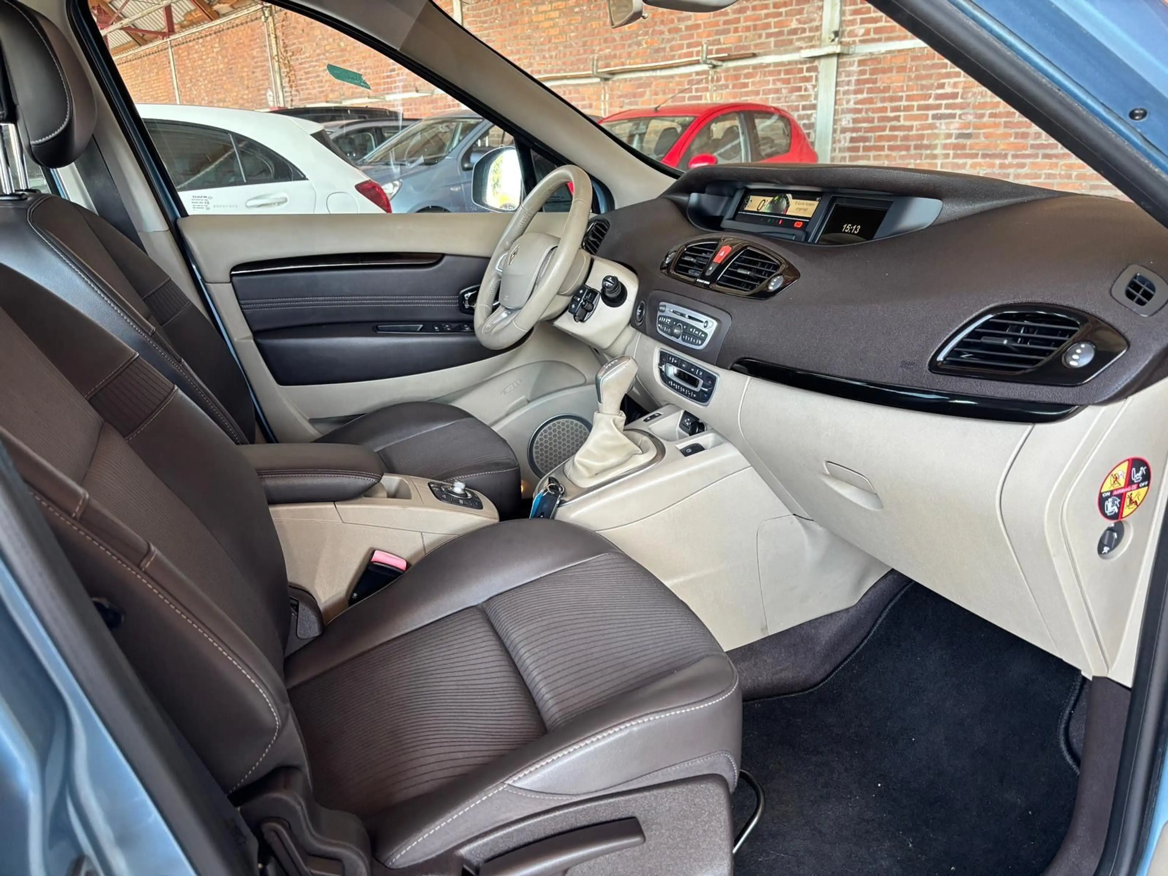 Renault Grand Scenic Dynamique dCi /NAVI/LEDER/AUTOMATIK — photo 11