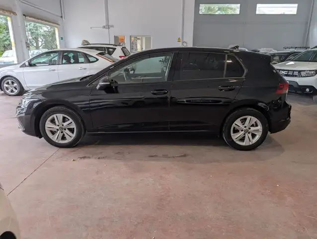 Volkswagen Golf view 4