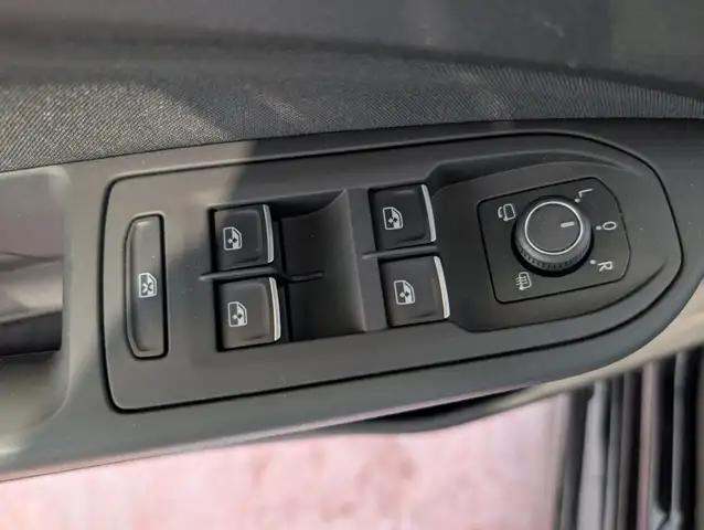 Volkswagen Golf view 23