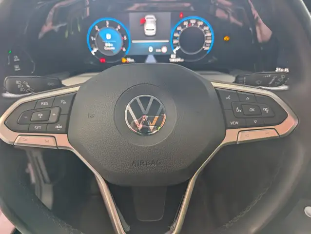 Volkswagen Golf view 20