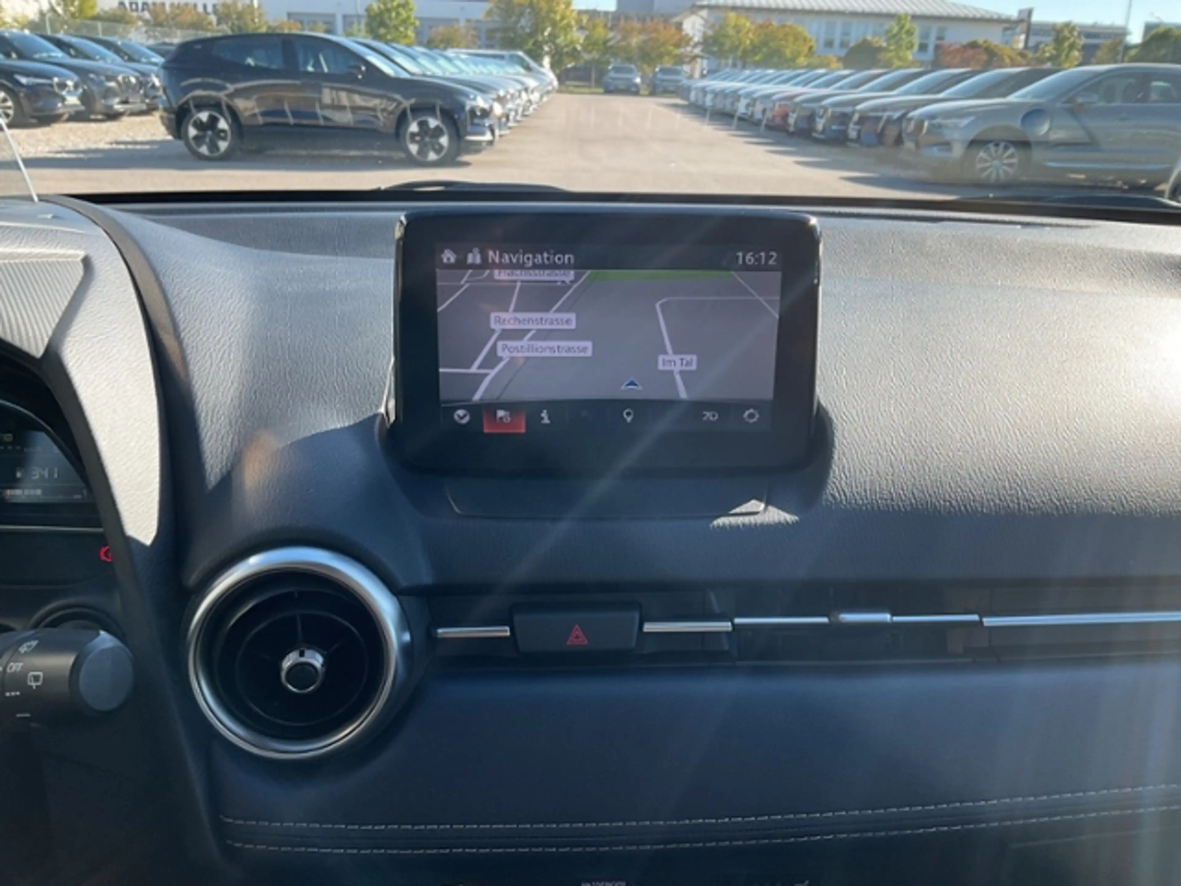 Mazda 2 G90 Sports-Line Navi Kamera LED BLIS HUD — photo 13