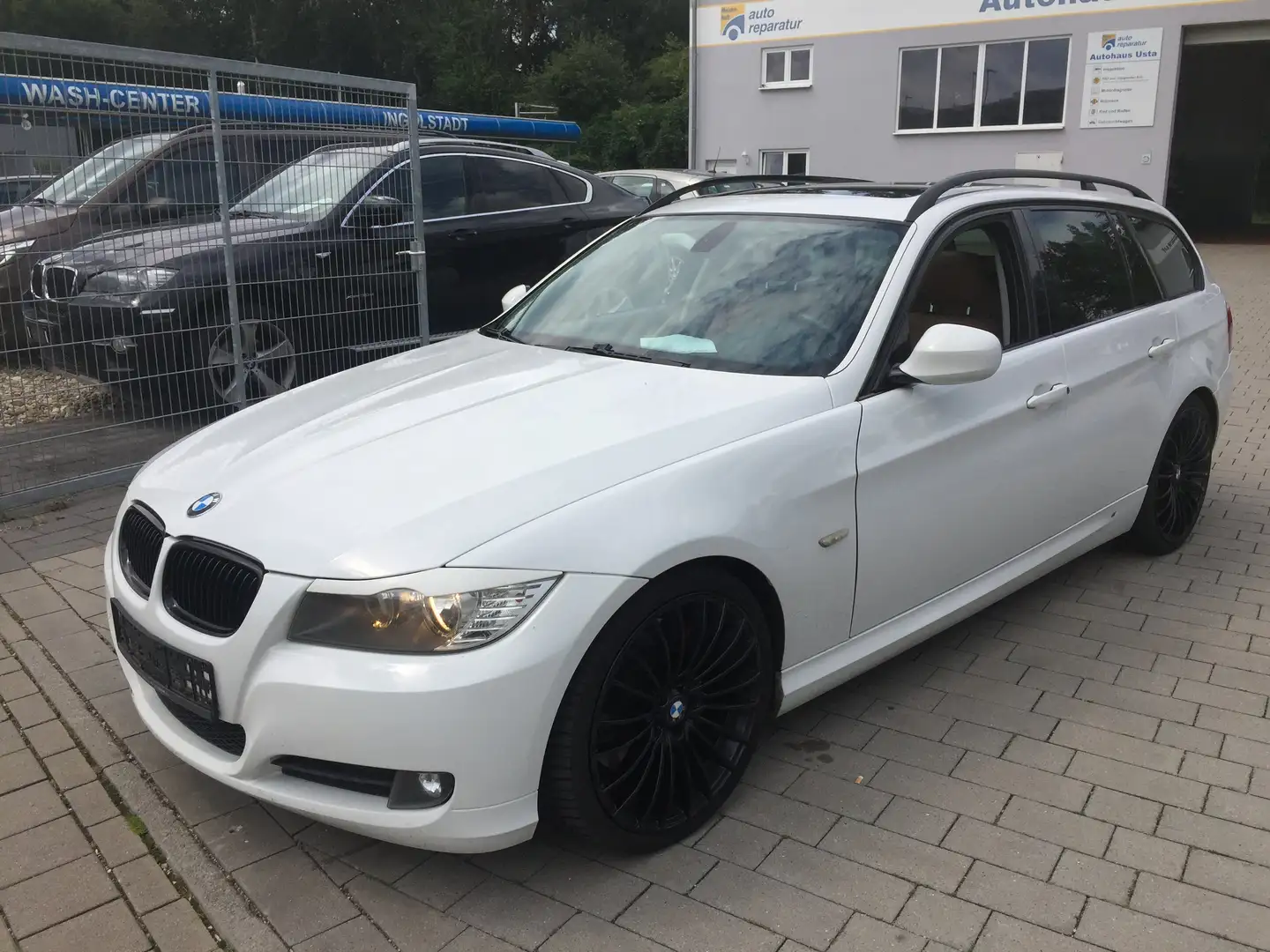 BMW 330 330d DPF Touring Sportpacket Blanc - 1