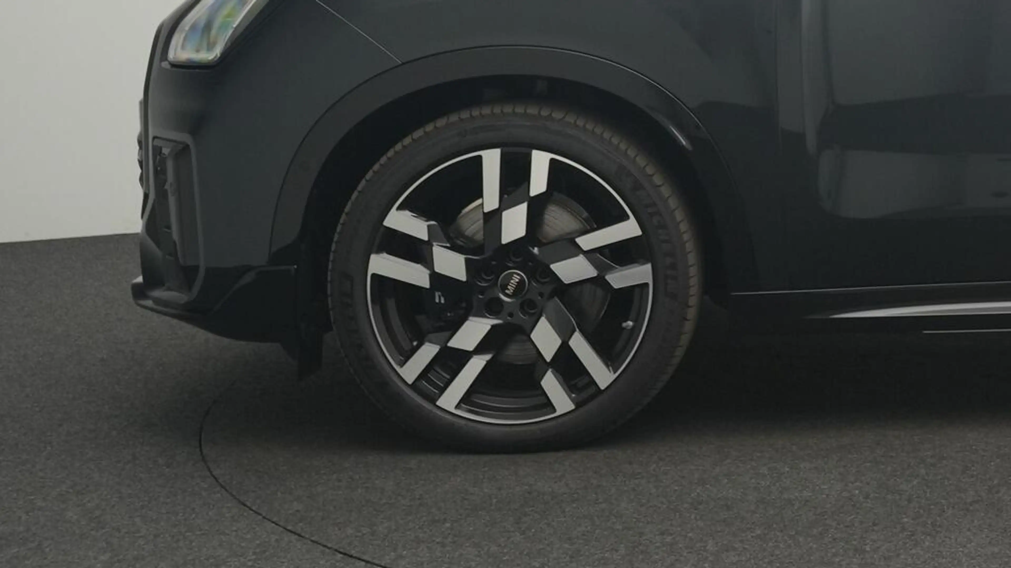 MINI Countryman E John Cooper Works Trim — photo 8