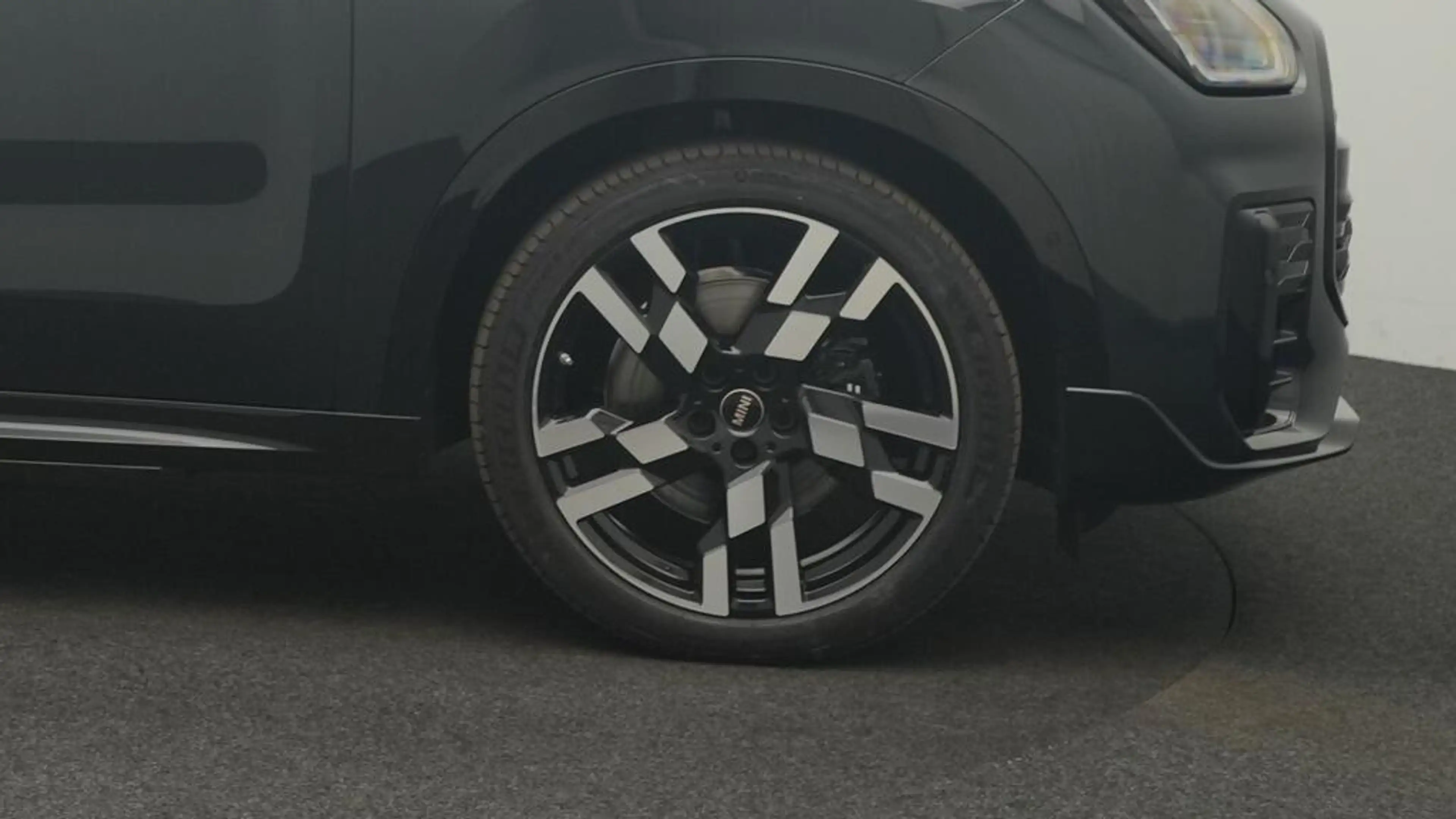 MINI Countryman E John Cooper Works Trim — photo 10