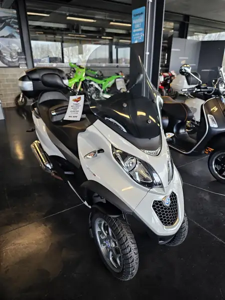 Piaggio MP3 500