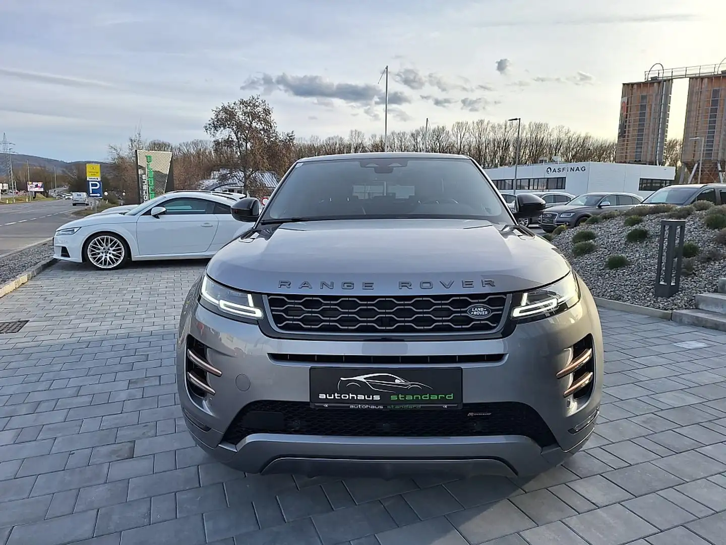Land Rover Range Rover Evoque Range Rover Evoque R-Dynamic S D200 AWD Aut.**T... Zilver - 2