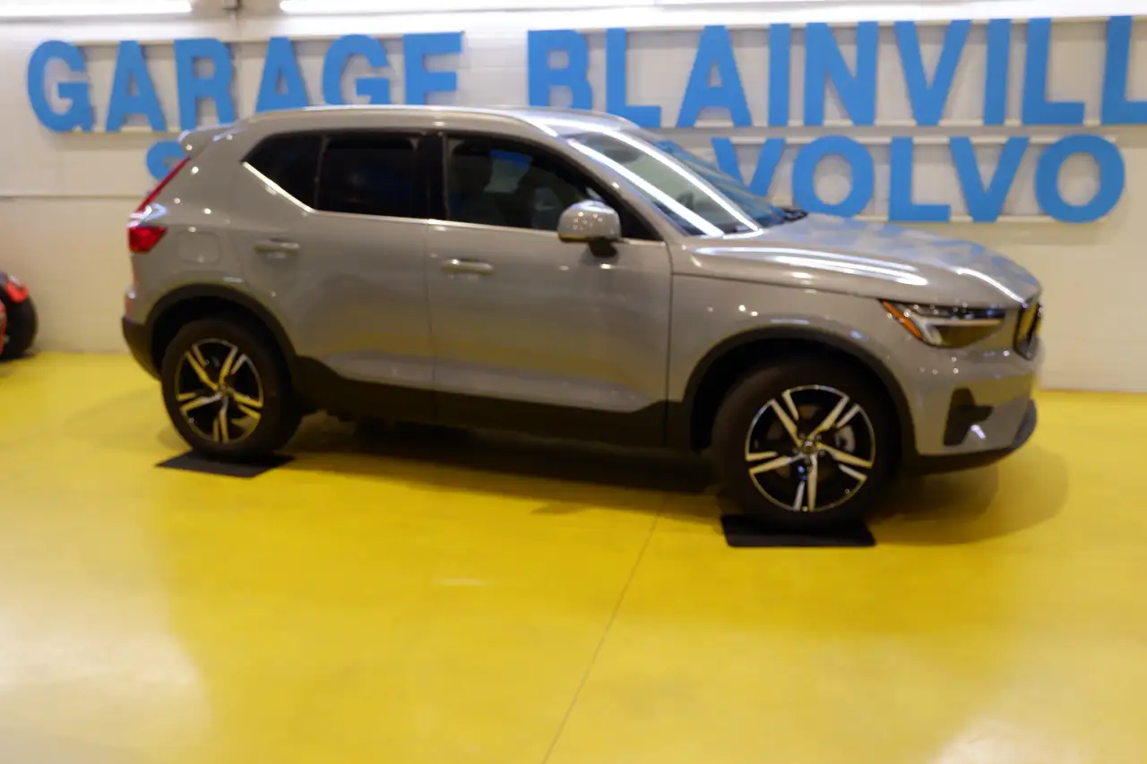 2025 Volvo XC40