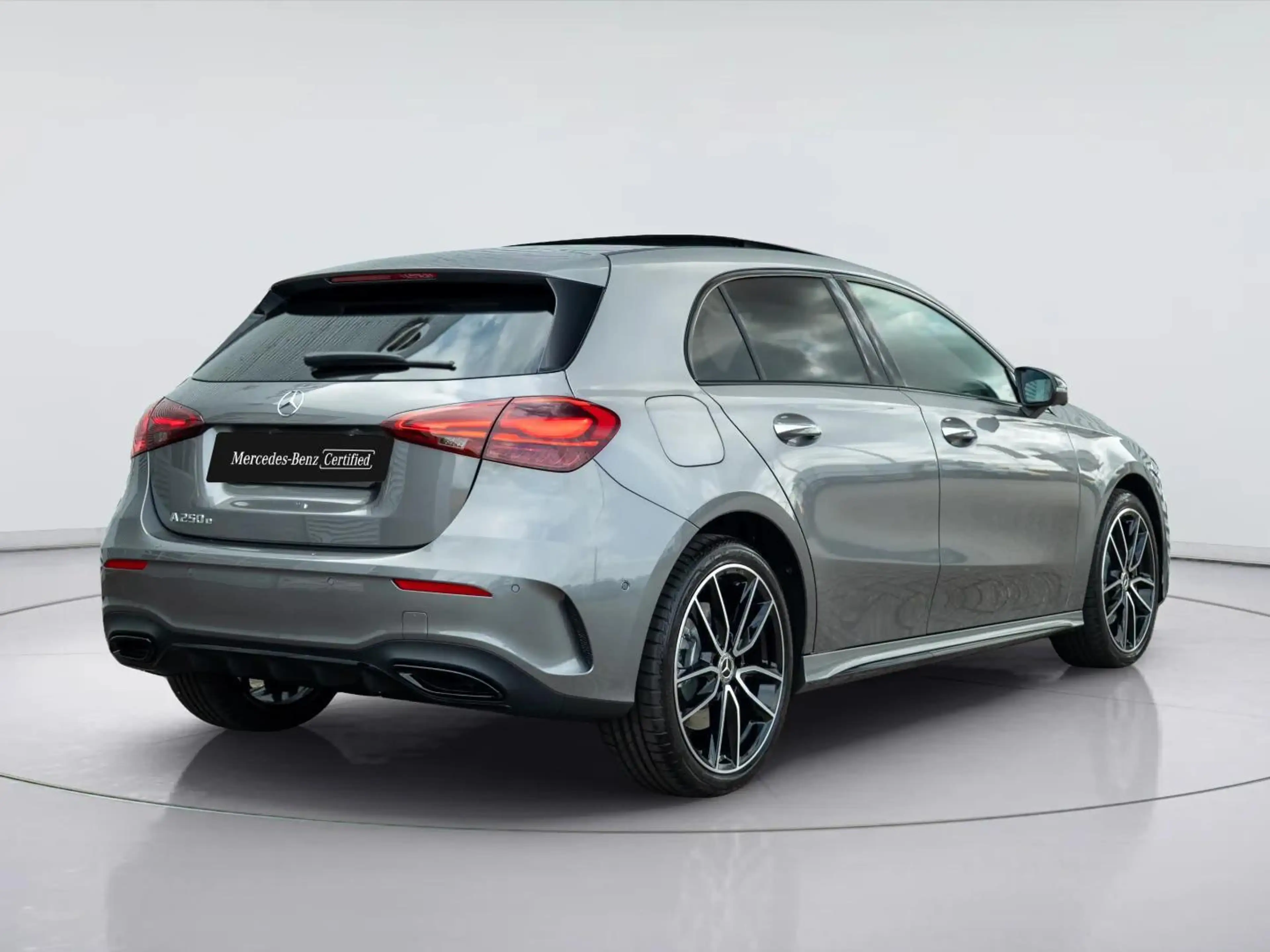 Mercedes-Benz A 250 Hatchback e 140 Year Edition Premium PLUS | Panora — photo 2