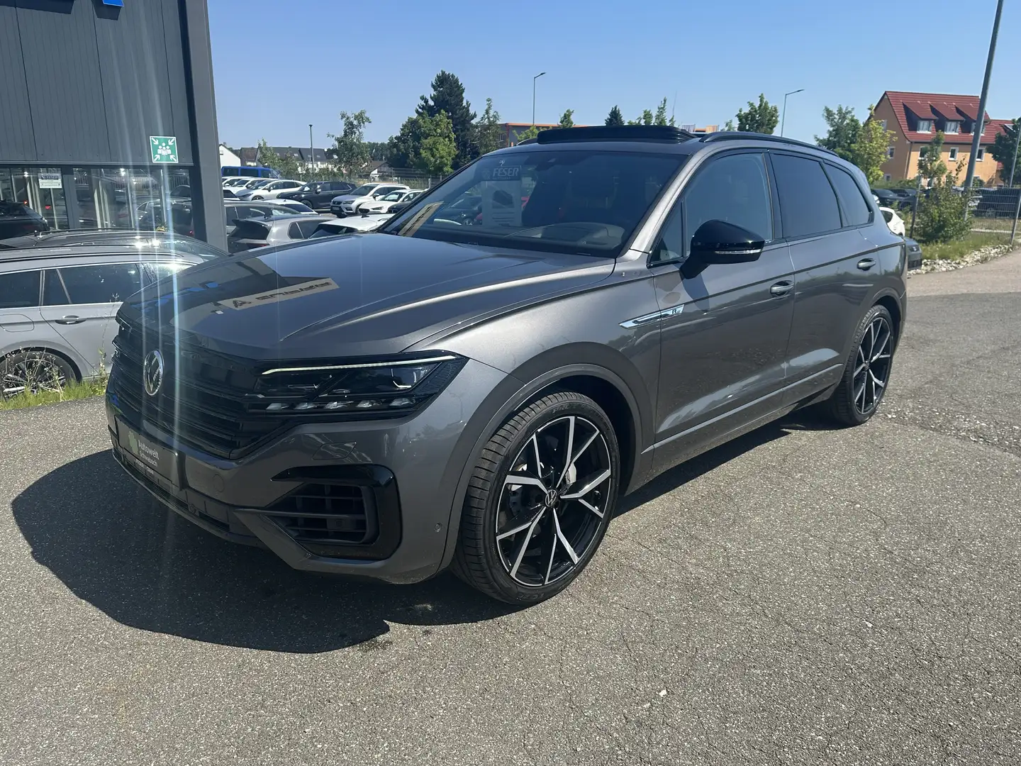 Volkswagen Touareg R-Line 3.0 TSI 4MOTION AHK PANO KAMERA Grau - 2