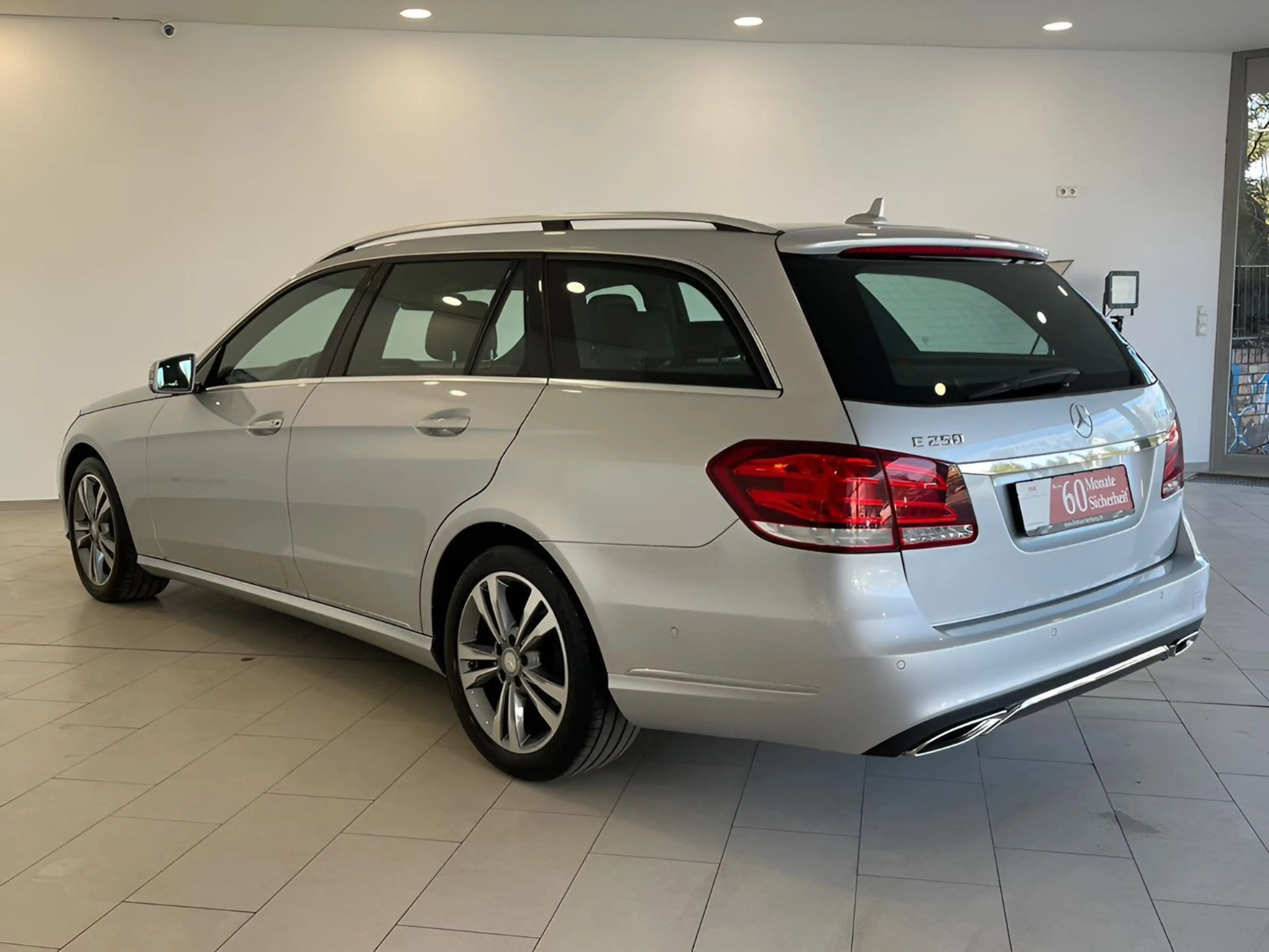 Mercedes-Benz E 250 T BlueTec 4Matic Avantgarde|AHK|SHD|LED|F1 — photo 3