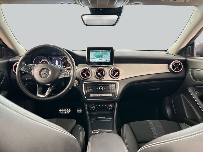 Mercedes-Benz CLA 180 CLA — photo 13