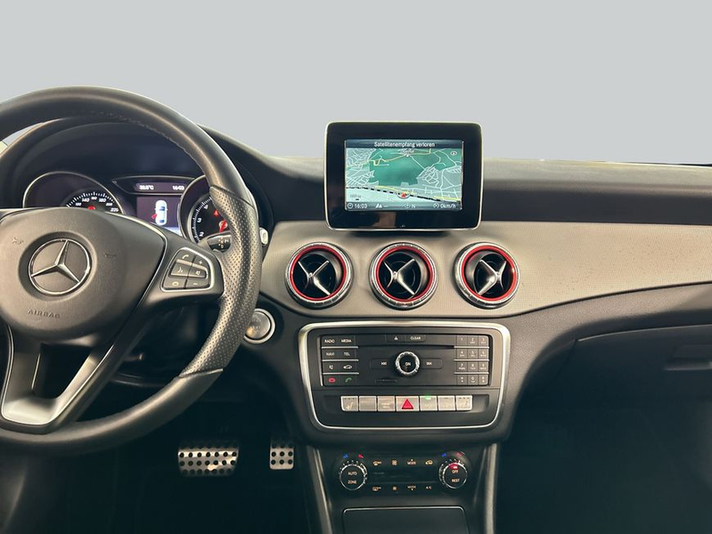 Mercedes-Benz CLA 180 CLA — photo 14