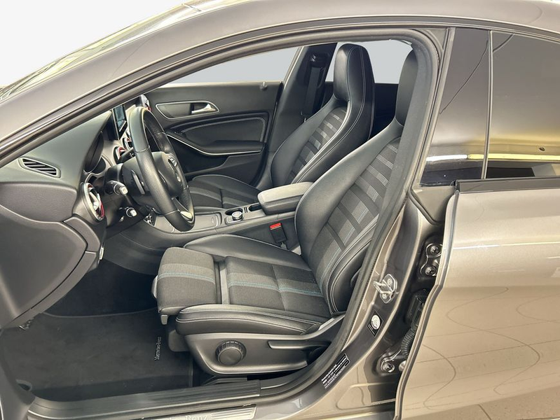 Mercedes-Benz CLA 180 CLA — photo 9