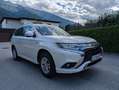 Mitsubishi Outlander 2,4 PHEV 4WD Intense, AHK, 8-fach bereift Weiß - thumbnail 3