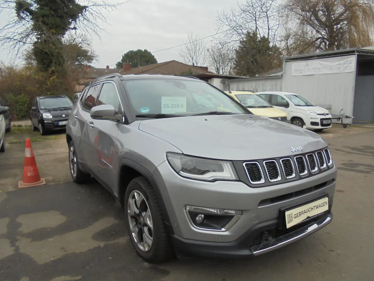 Jeep Compass Compass 1.4 MultiAir Limited Grau - 2