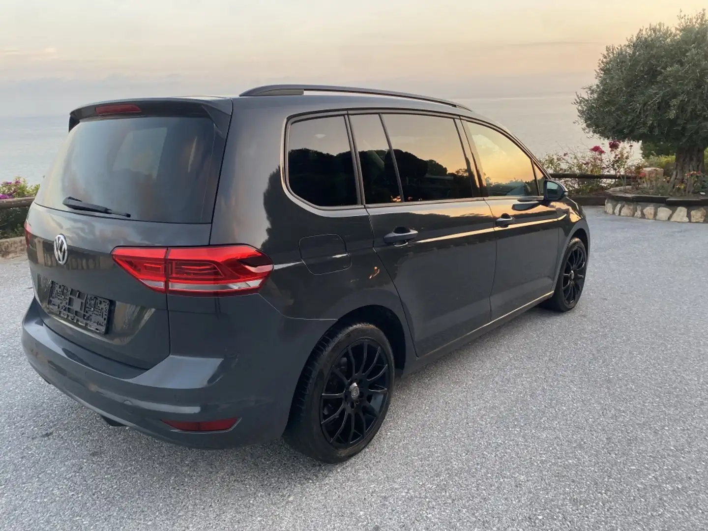 Volkswagen Touran 2.0TDI CR BMT Advance DSG 110kW Negro - 2