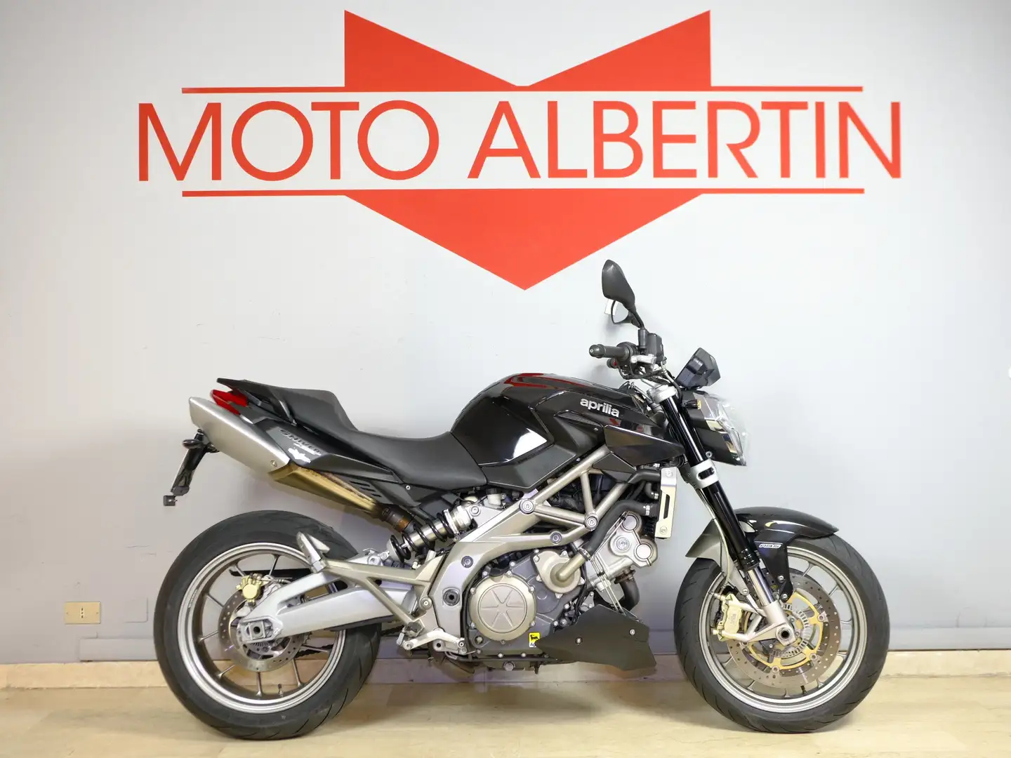 Aprilia Shiver 750 ABS Černá - 1