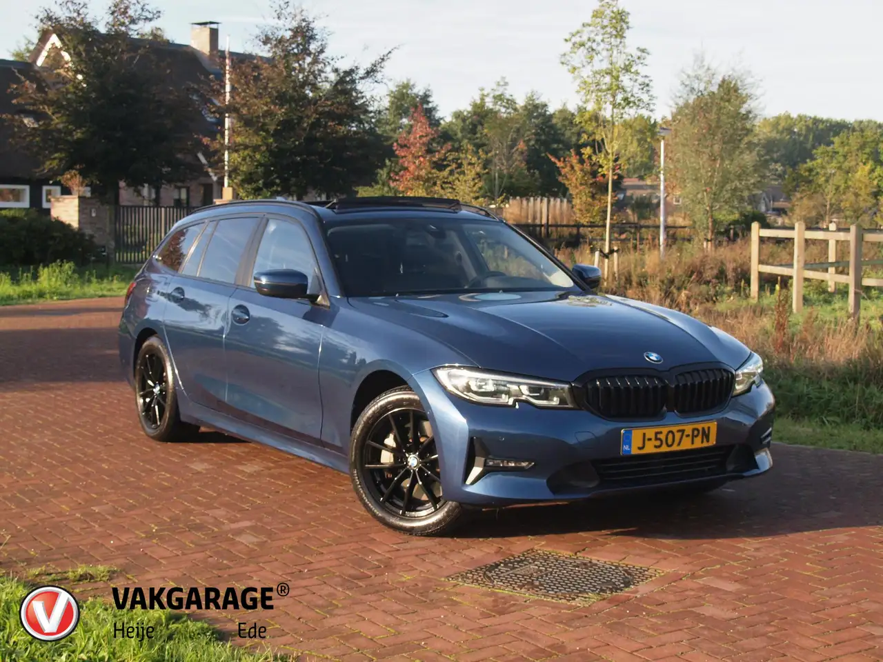 BMW 330