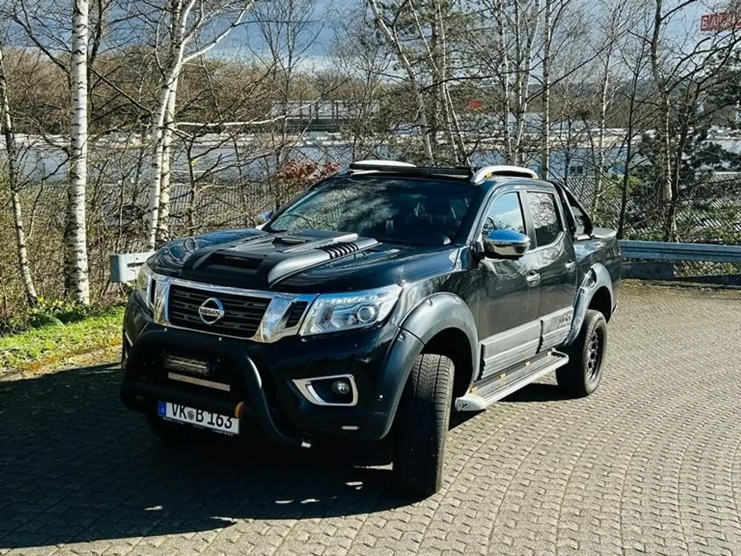 Nissan NP300 Navara DC Autm. N-Connecta Noir - 1