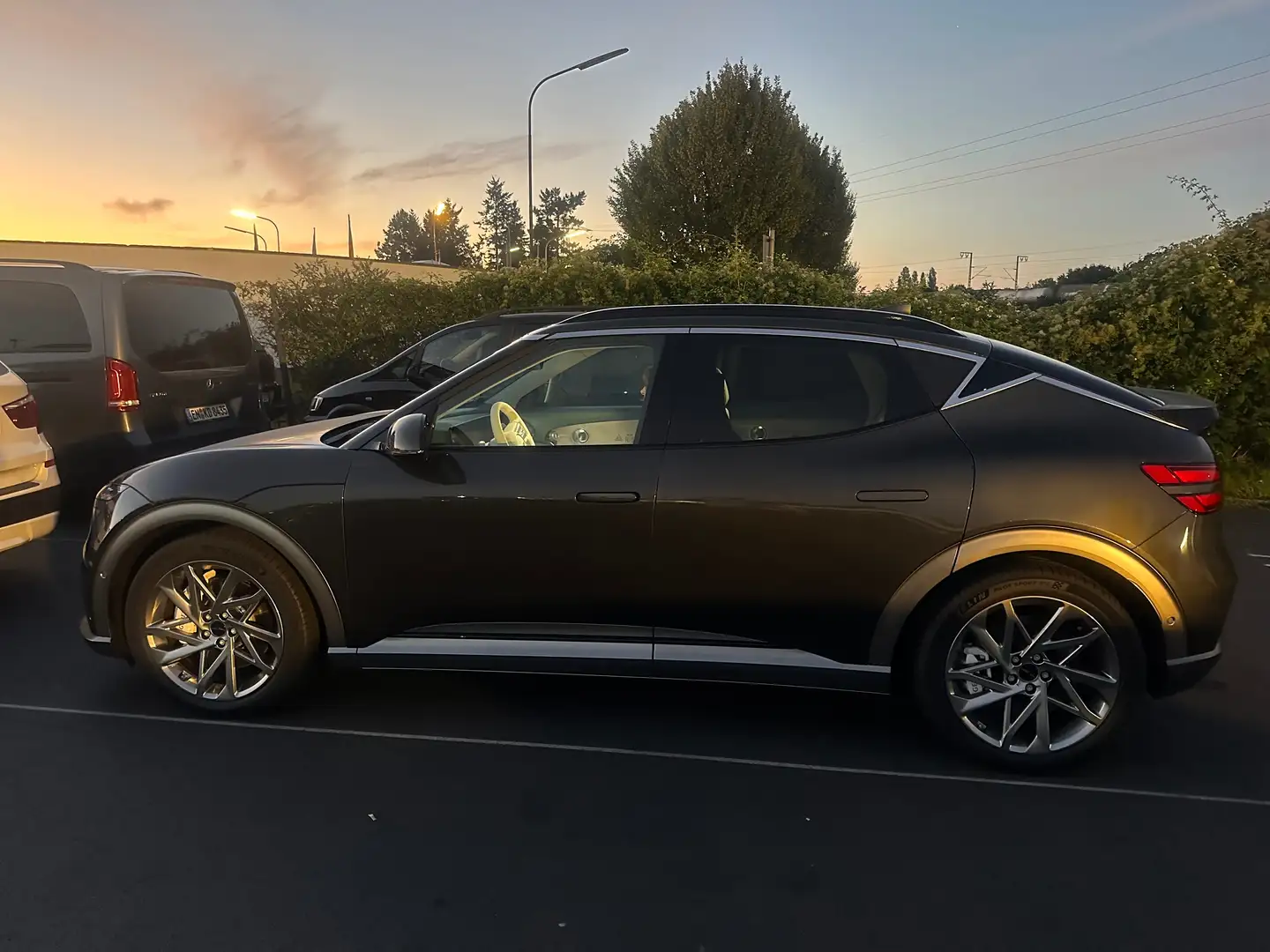 Genesis GV60 AWD Sport Gris - 2