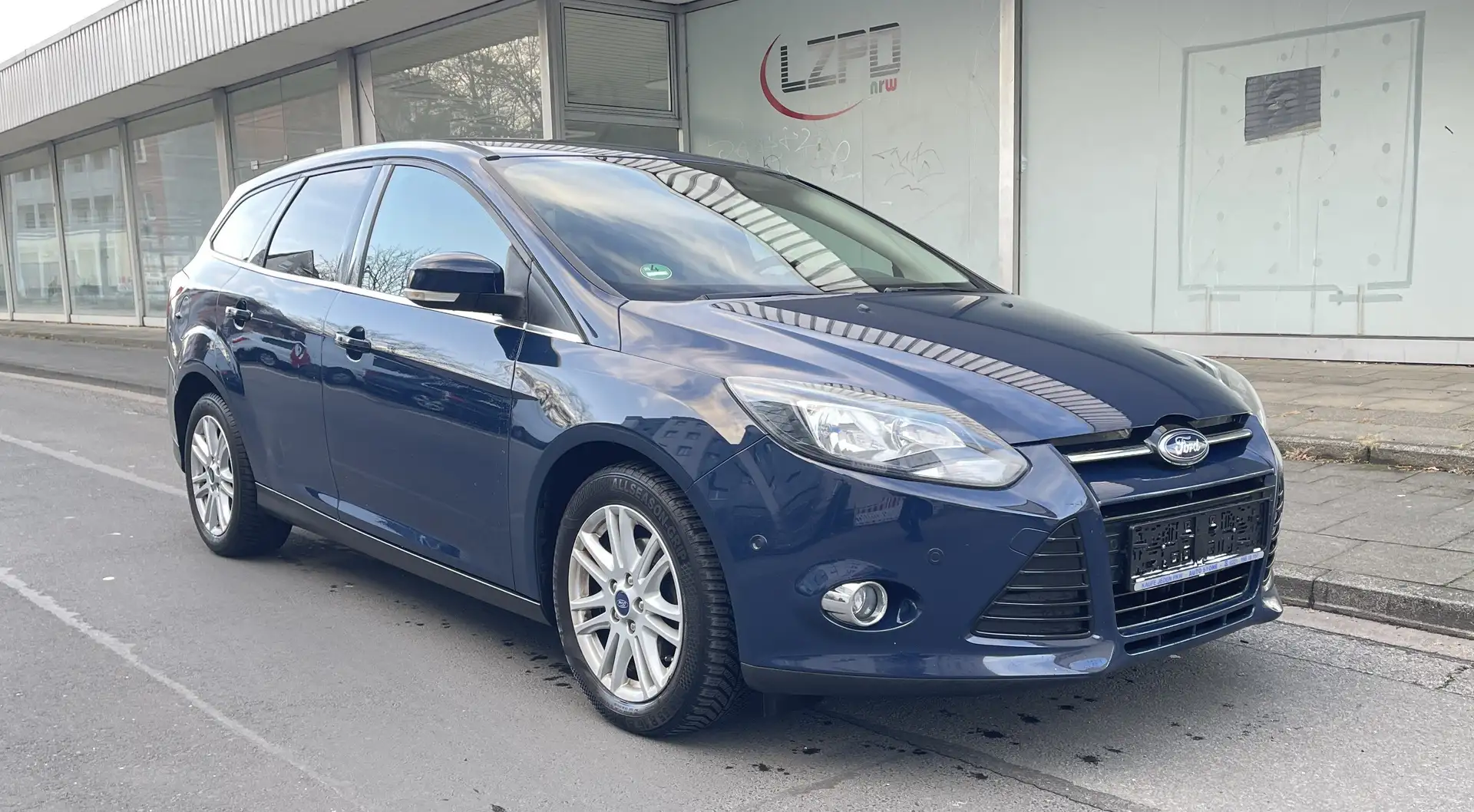 Ford Focus Titanium Bleu - 1