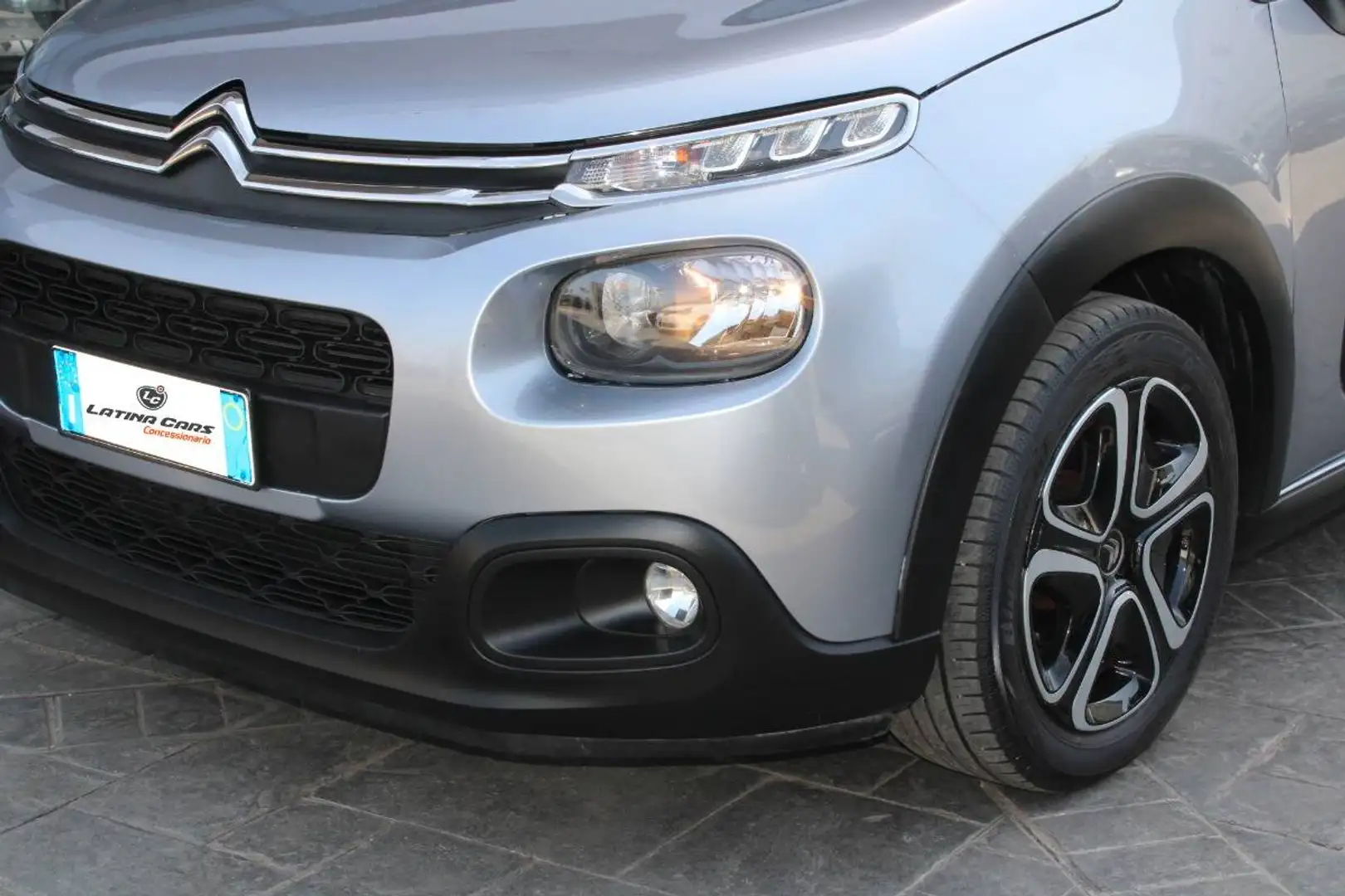 Citroen C3 1.2 puretech Shine s&s 110cv eat6 Grigio - 2