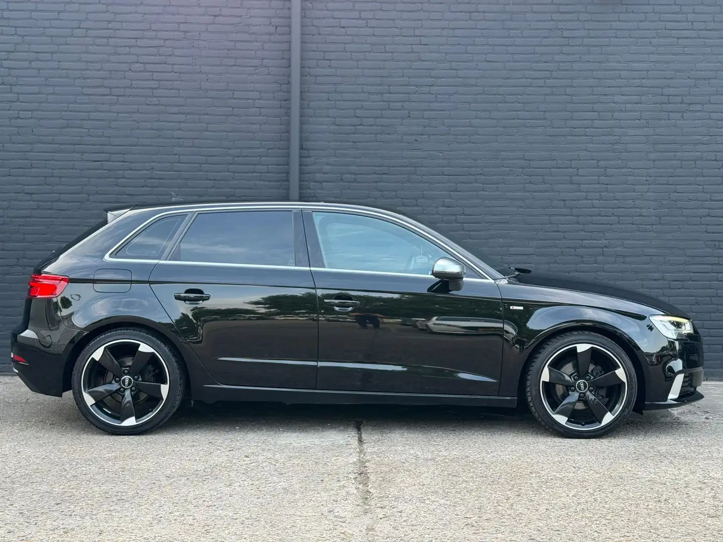 Audi A3 Sportback 1.6 TDI Sport S-LINE Edition |S-tronic | Zwart - 2