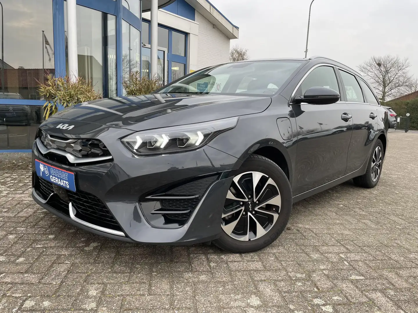 Kia Ceed SW / cee'd SW Sportswagon 1.6 GDI PHEV DynamicLine | Dealer onde Grijs - 1