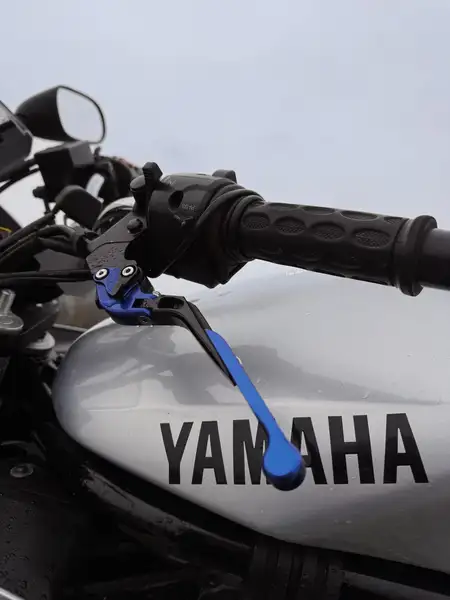 Yamaha FZS 600 - foto 7