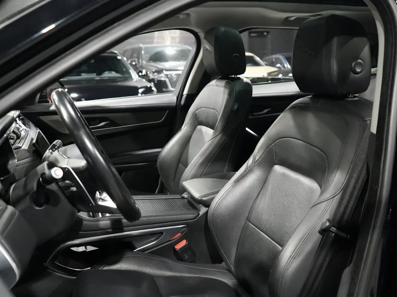 Jaguar F-Pace снимка Jaguar F-Pace