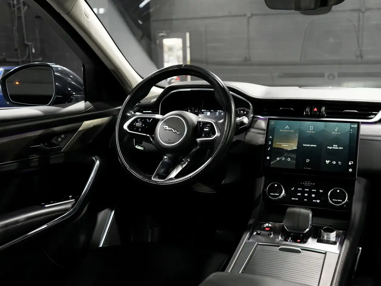 Jaguar F-Pace снимка Jaguar F-Pace
