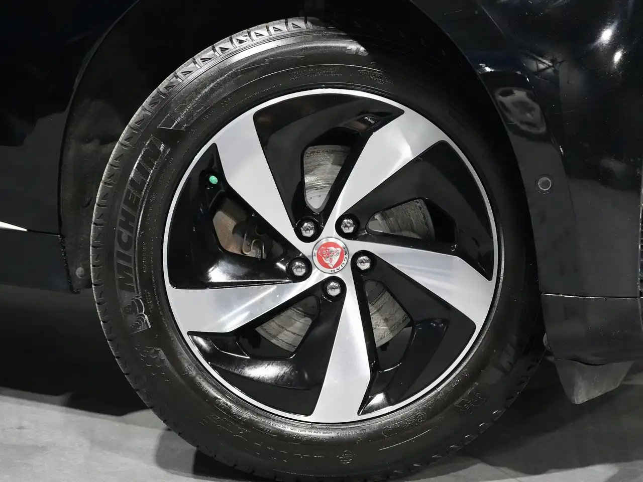 Jaguar F-Pace снимка Jaguar F-Pace