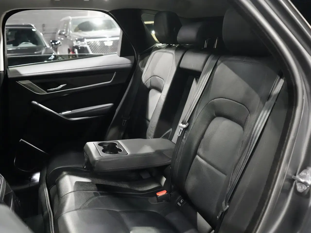 Jaguar F-Pace снимка Jaguar F-Pace