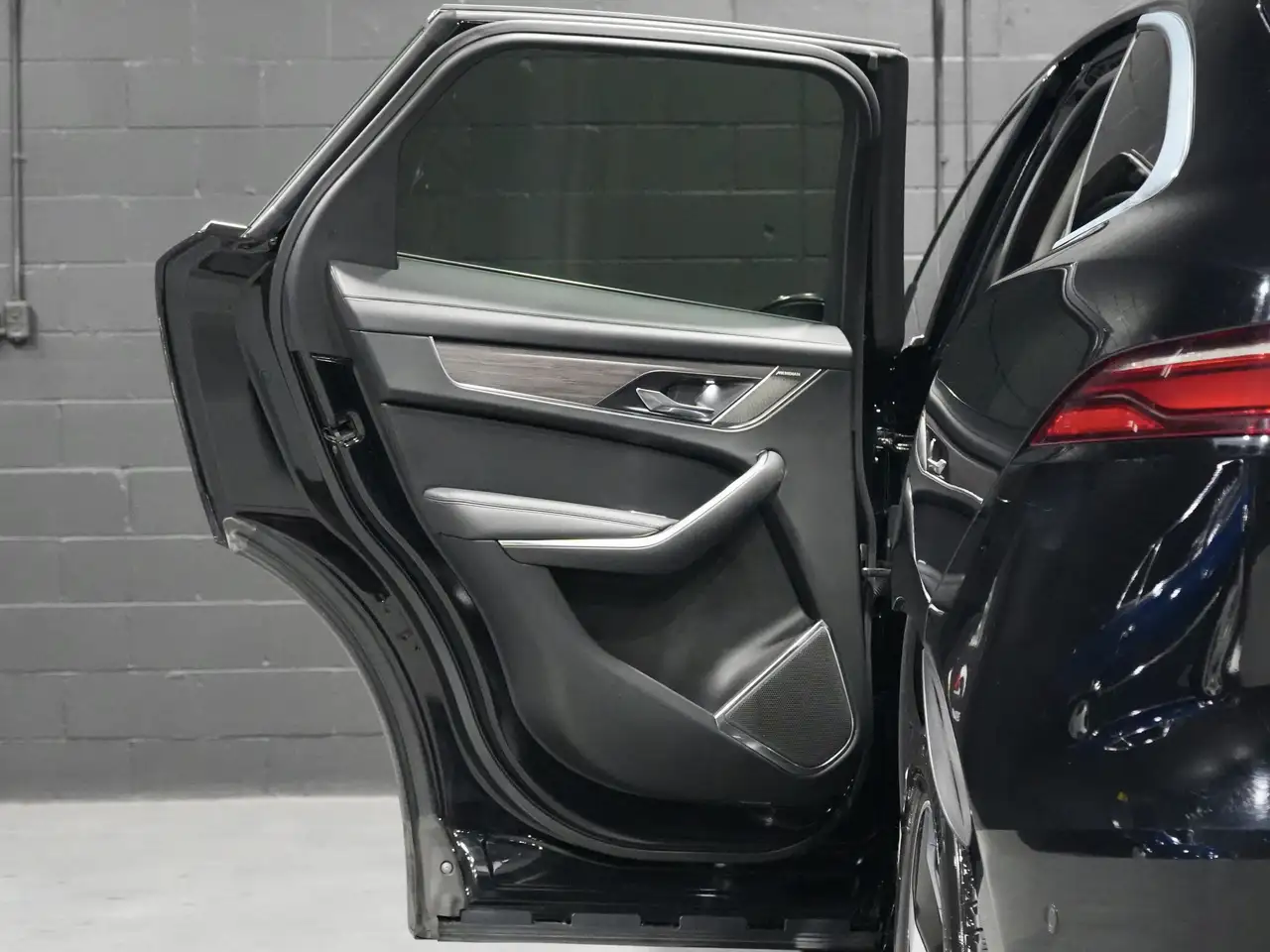 Jaguar F-Pace снимка Jaguar F-Pace