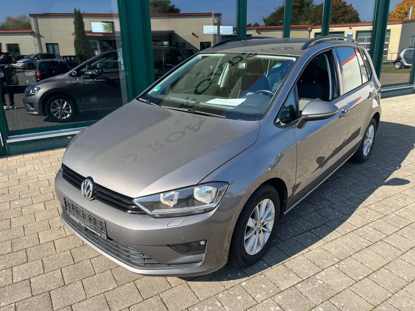 Volkswagen Golf Sportsvan 1.2 TSI DSG Trendline BMT Navi Grau - 2