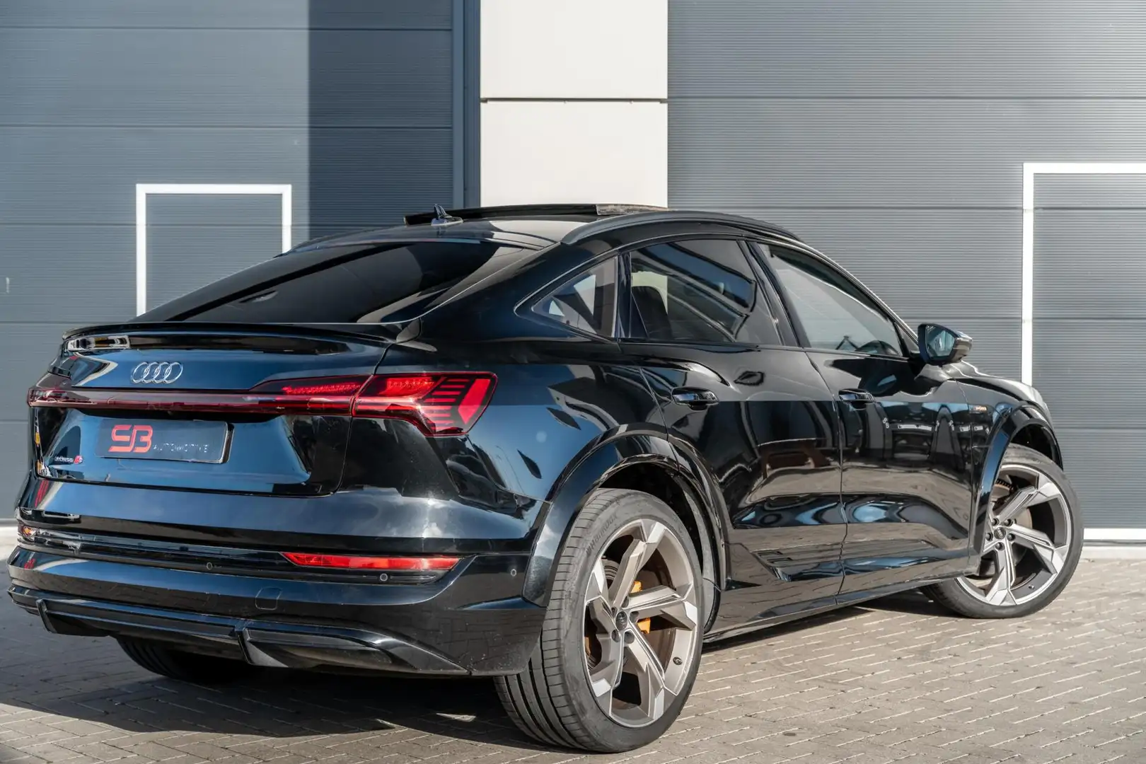 Audi e-tron Sportback S quattro 95 kWh 504PK PANO BOMVOL! Zwart - 2