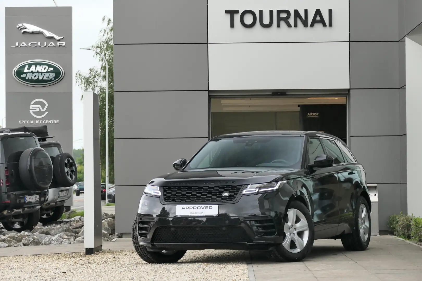 Land Rover Range Rover Velar - 3.0 300 PK R-DYNAMIC S AUT. Zwart - 1