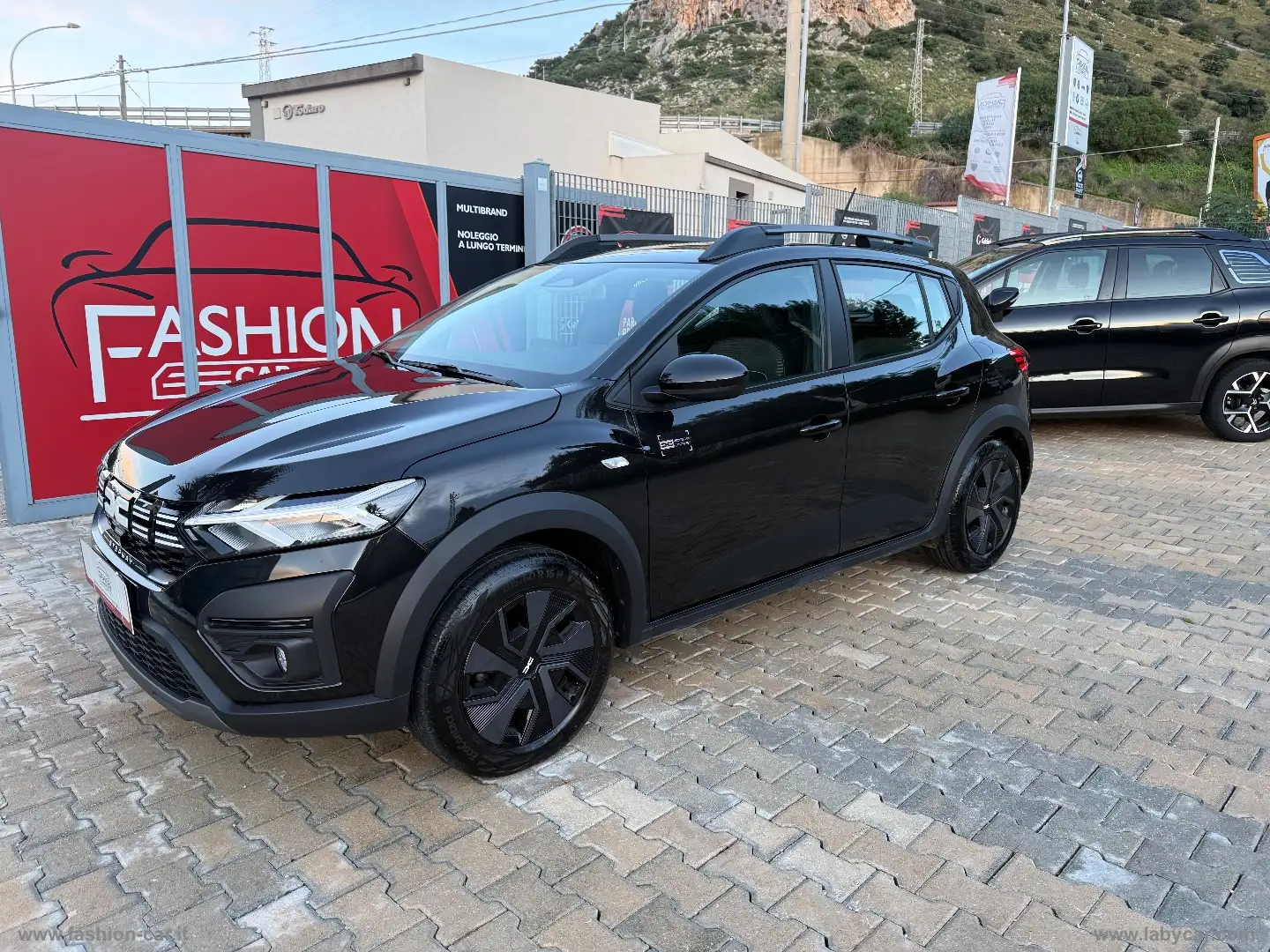 Dacia Sandero Stepway 1.0 TCe ECO-G Expression Nero - 1