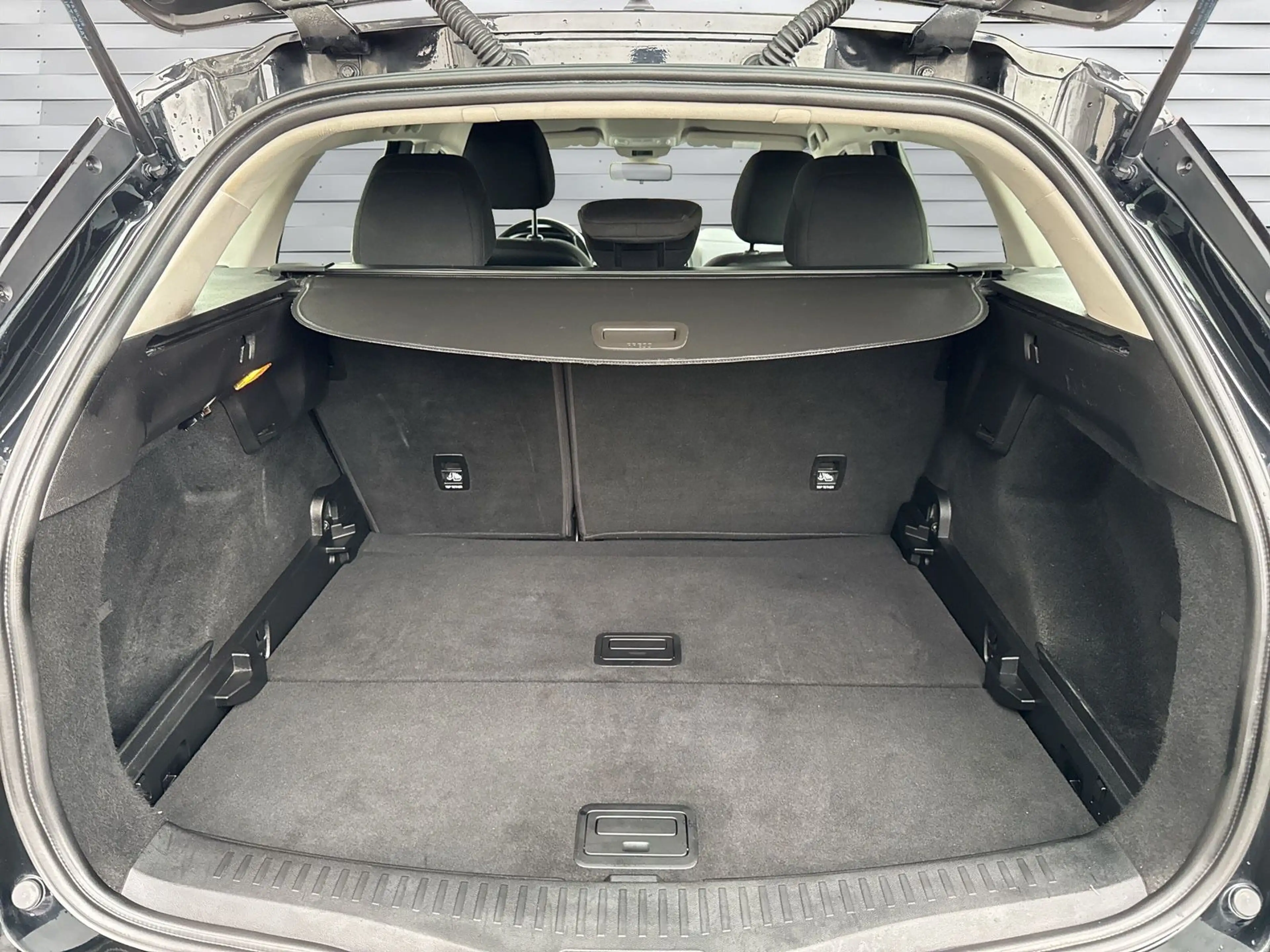 Renault Megane 1.2 TCe 130 Limited Grandtour NAVI,PDC — photo 14