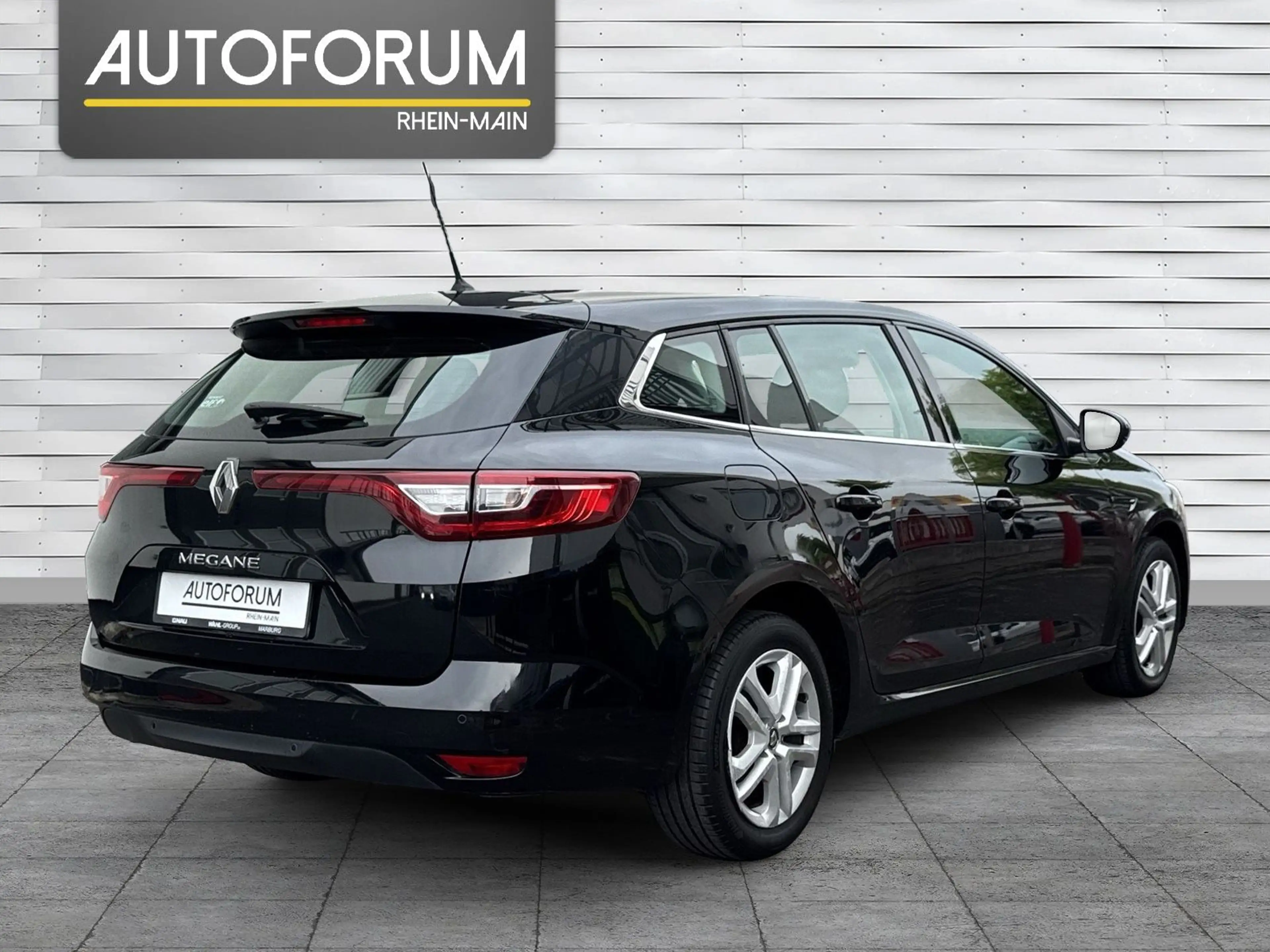 Renault Megane 1.2 TCe 130 Limited Grandtour NAVI,PDC — photo 8