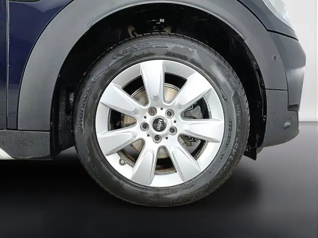 Mini Hatch view 15