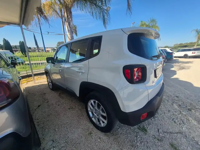 Jeep Renegade view 8