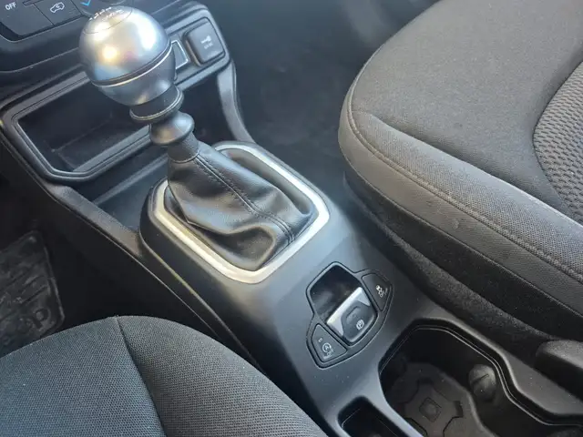 Jeep Renegade view 3