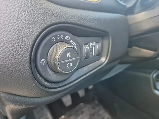 Jeep Renegade view 15