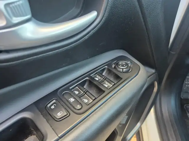 Jeep Renegade view 9